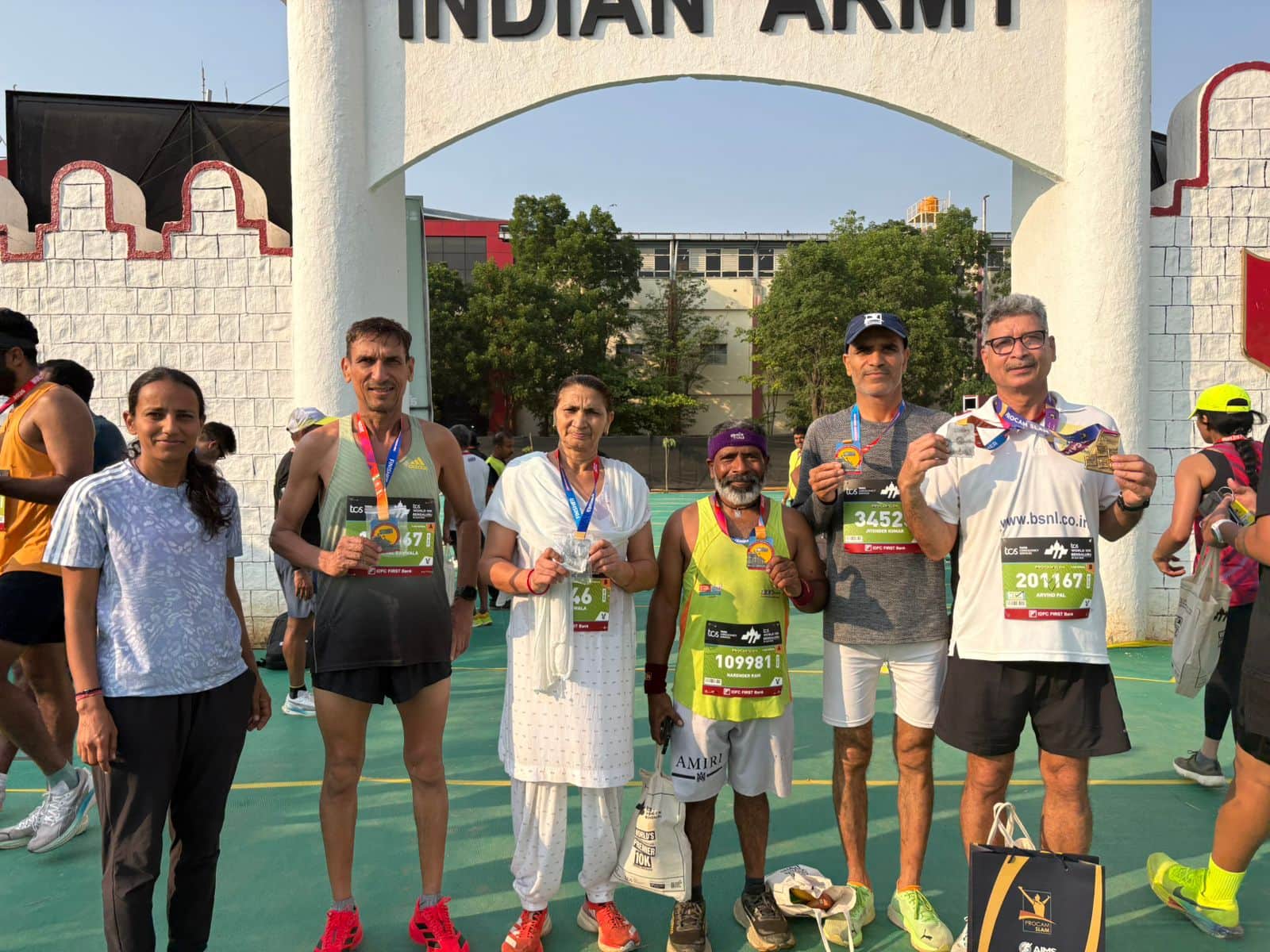 12-बंगलौर में हुई विश्व स्तर की टीसीएस वर्ल्ड 10 किलोमीटर दौड़ में जीत के बाद रोहतक रनर्स ग्रुप