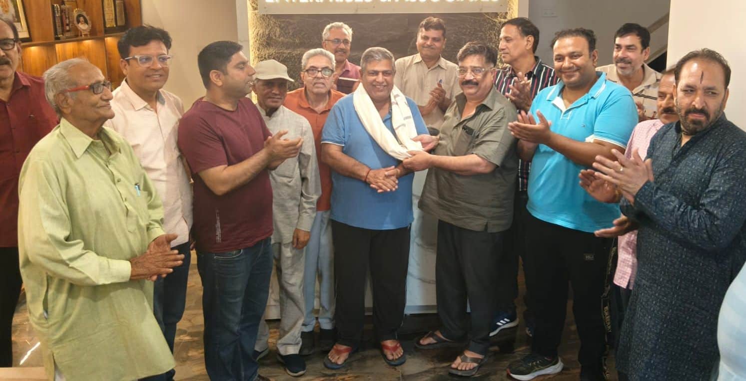 38-आरडब्ल्यूए सुभाष नगर की बैठक में शामिल एसोसिएशन के सदस्य। एसोसिएशन