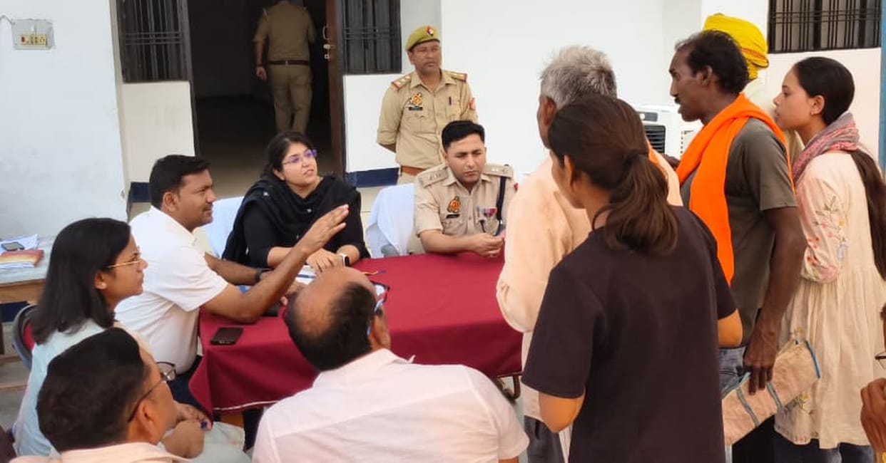Officers absent in Gadganj, complainants return