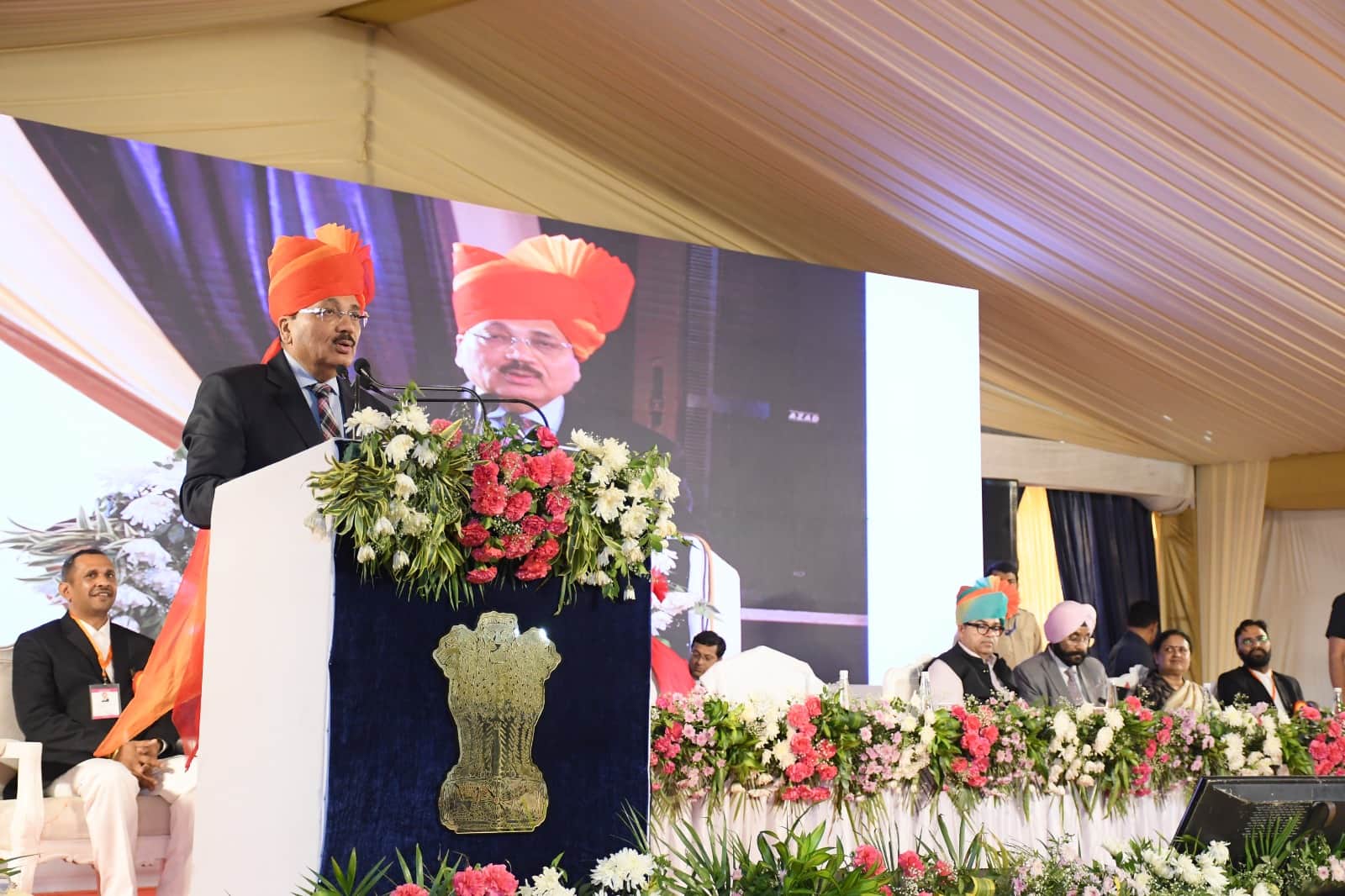 भिवानी न्यायिक परिसर में आयोजित कार्यक्रम में संबोधित करते सुप्रीम कोर्ट के मुख्य न्यायाधीश सूर