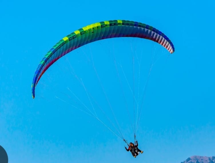 Tourists flock to Bir-Billing, with over 300 tandem flights a day