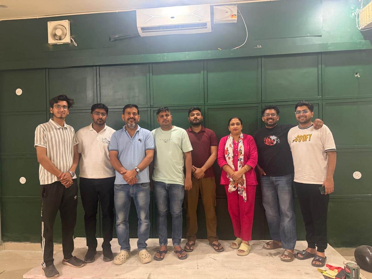 बैठक के दौरान एकत्रित संस्था के पदाधिकारी। स्रोत : संस्था