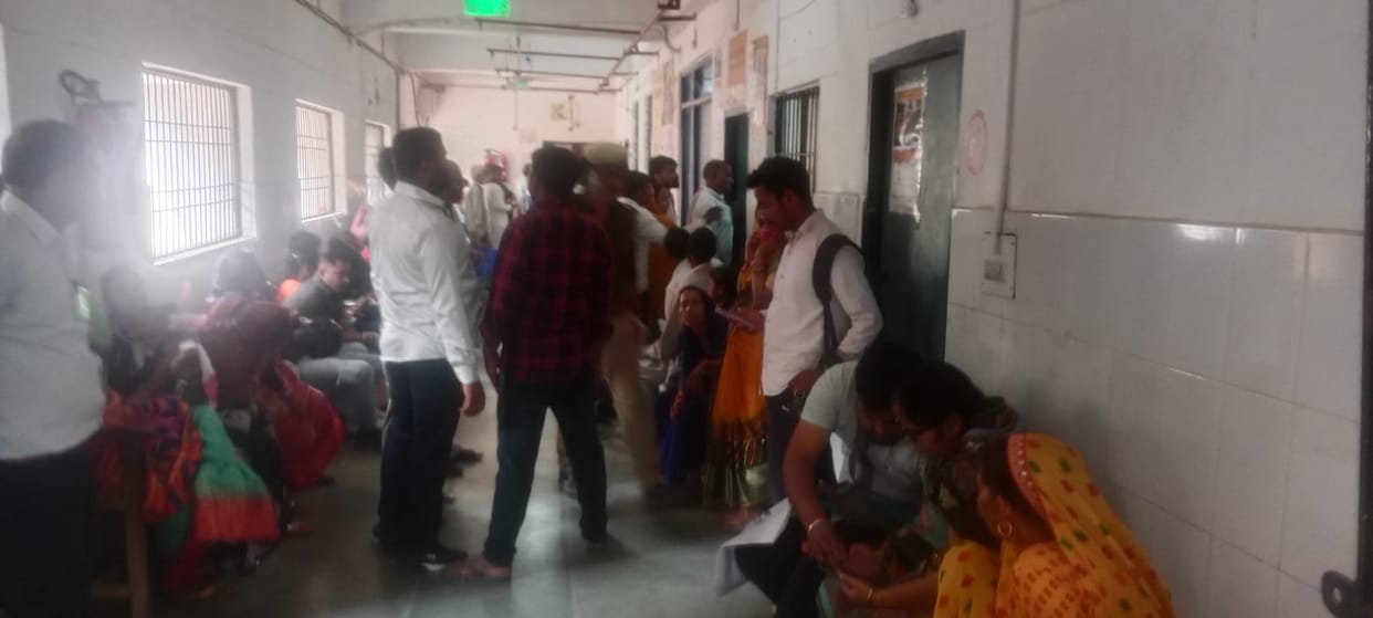 People distressed by scorching heat; number of patients with diarrhea and dehydration rises.