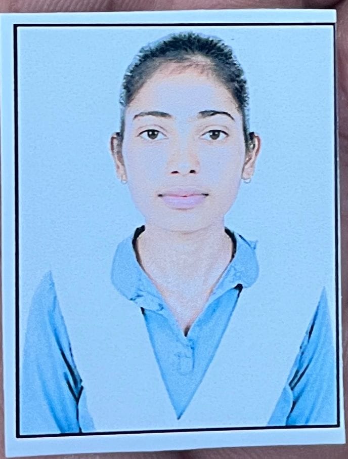 Bike hits divider due to tyre burst, girl dies