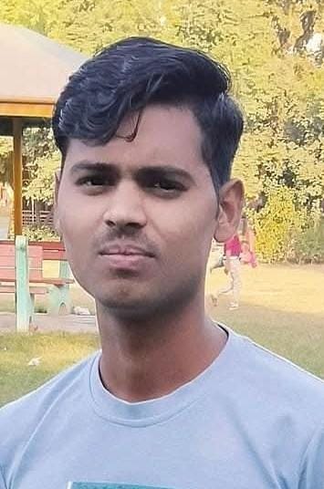 Two youths killed, four injured in bike collision