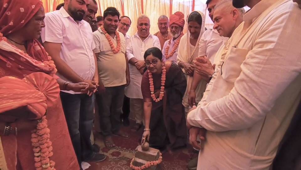 Foundation stone laid for Valmiki Park and building on Gajraj Road
