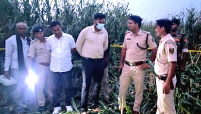 घटनास्थल पर मामले की छानबीन करते एसडीपीओ