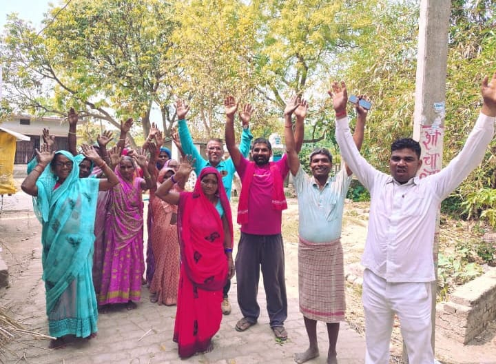 Villagers Troubled by Dilapidated Wires Stage Protest