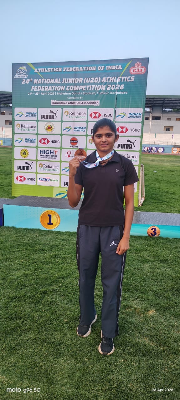 Shashi won a bronze medal in the triple jump at the Junior Federation event.