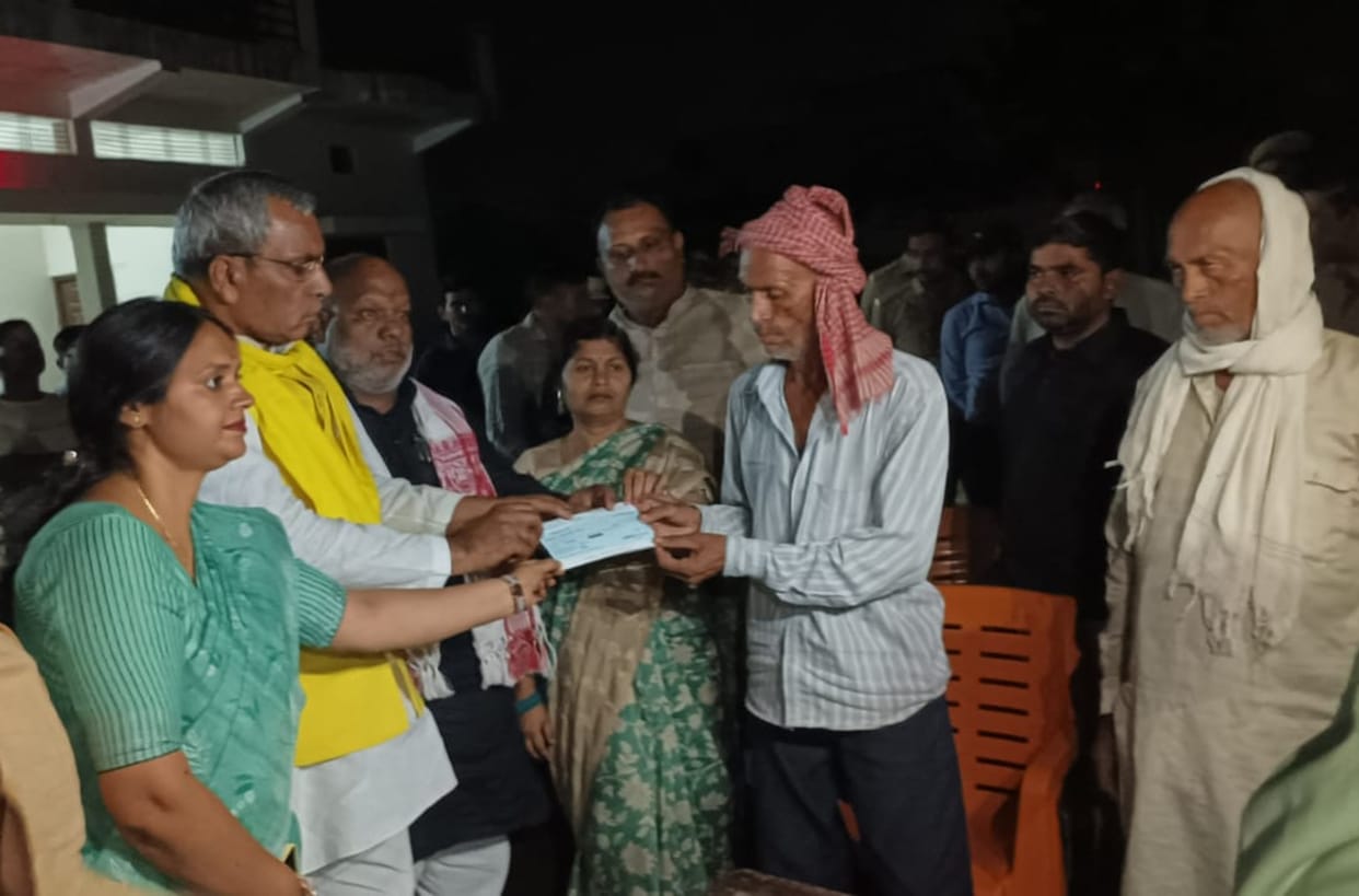 Minister Provides Aid of Five Lakhs to the Victim's Family