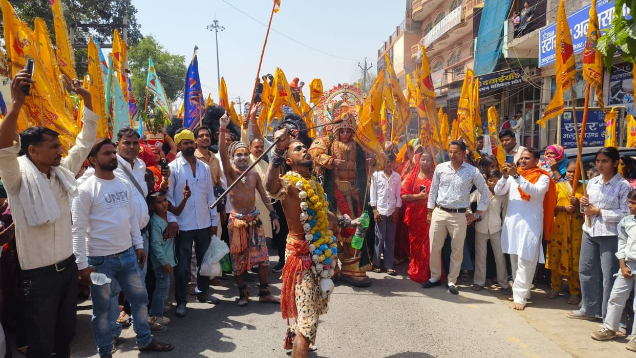 The Shri Shyam Sankirtan Mahotsav was celebrated with great pomp and grandeur.