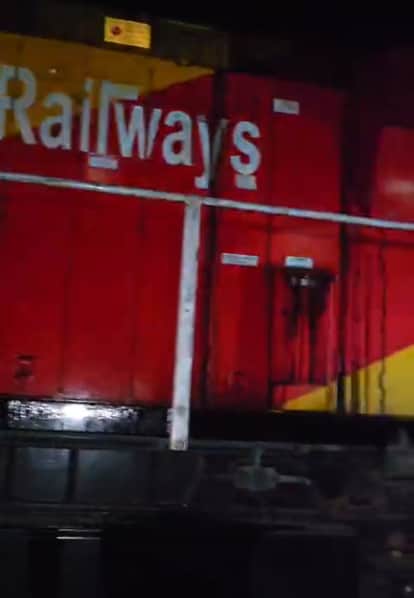 A major accident was averted on the Maksi-Ruthiyai rail section. A massive fire broke out in