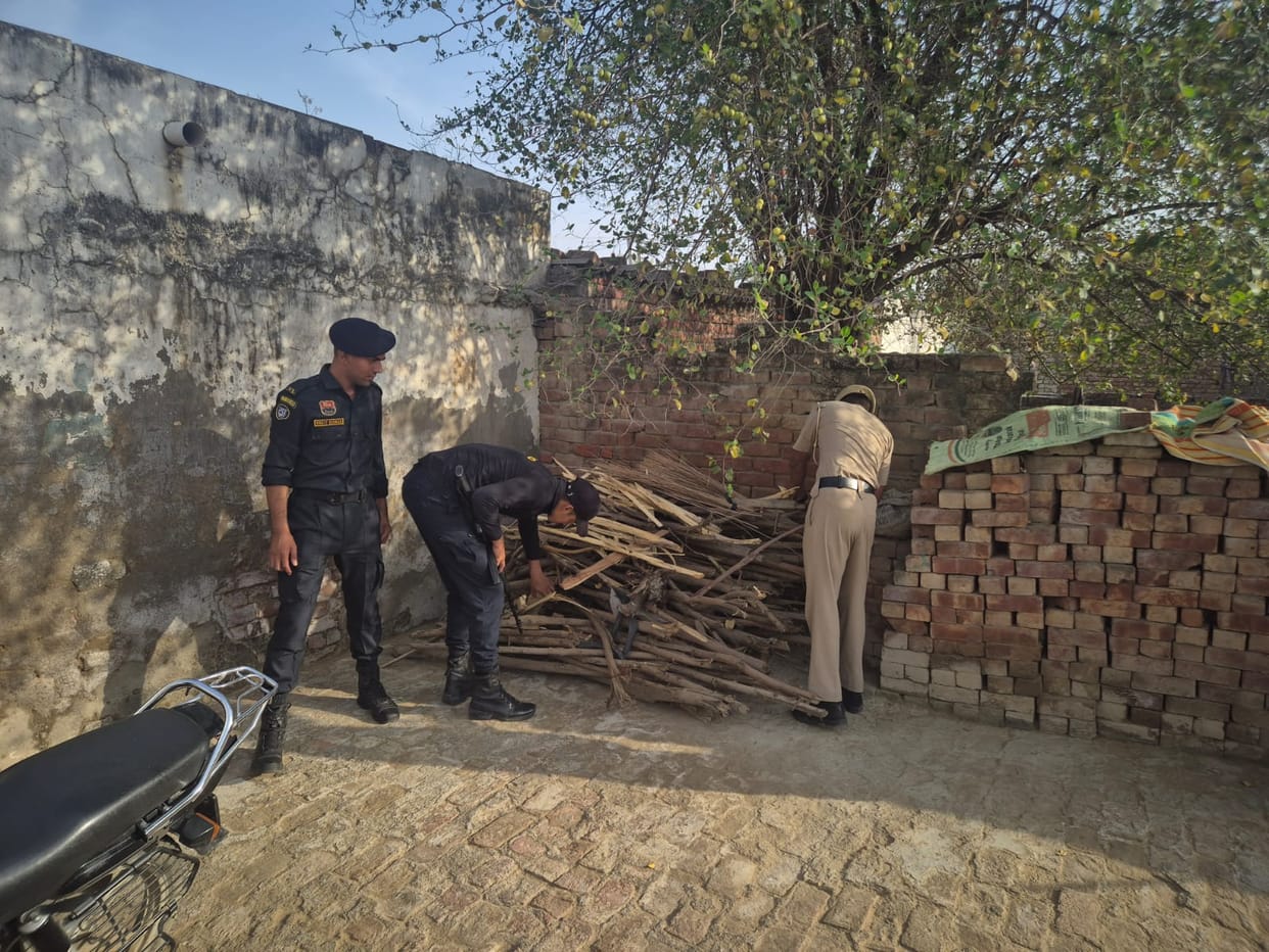 1000 litres of liquor seized from 5 drums in Piranwali