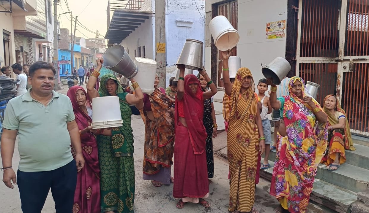 Women came out on the streets with pots for water