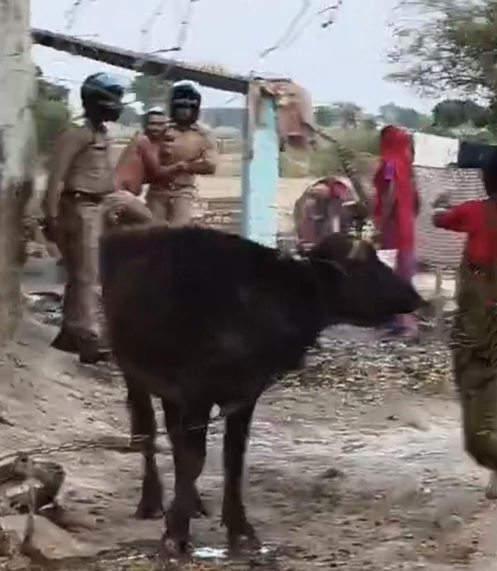 In Pinhat, the police officer entered the house and beat the husband and wife.