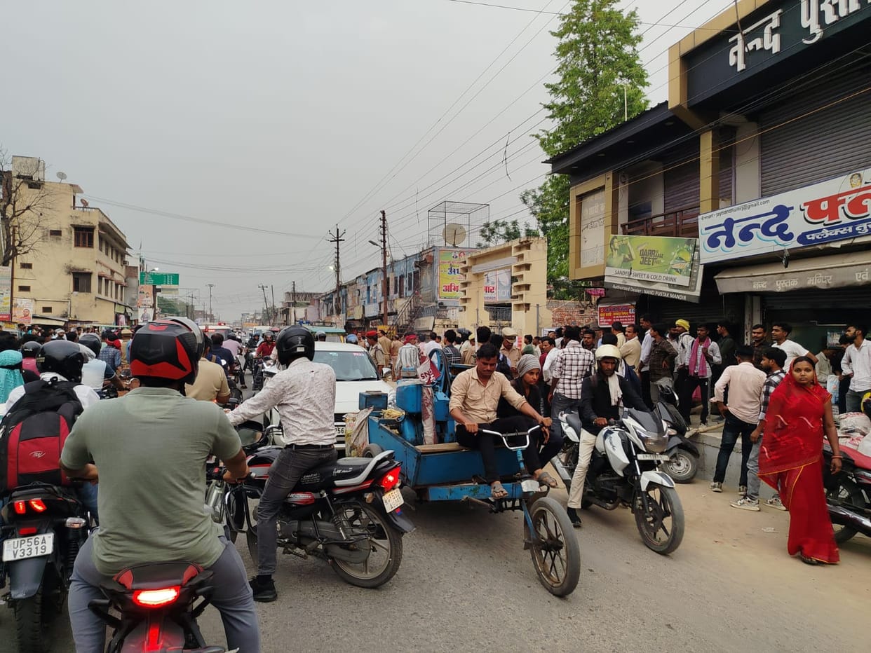 Even the diversion of heavy vehicles failed to bring relief, and people struggled with traffic jams.
