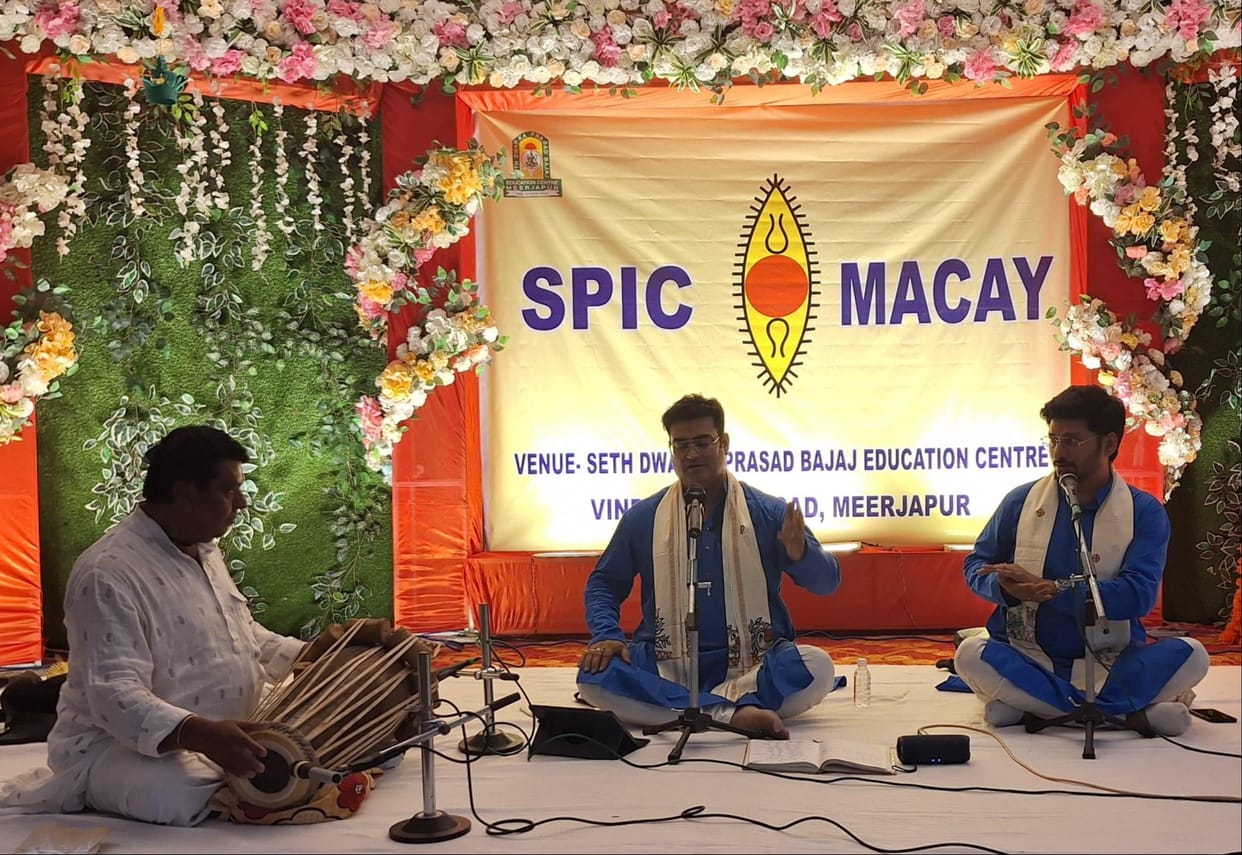 Dhrupad singing filled the auditorium, Malik Brothers enthralled the audience.