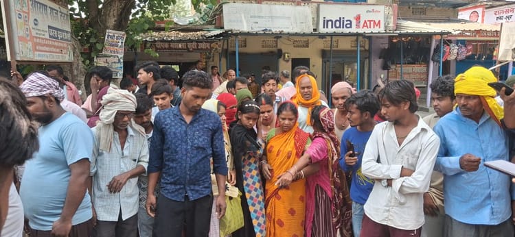 Bihar News: तेज रफ्तार ट्रक का कहर, बाइक सवार युवक की मौत, एक की हालात गंभीर