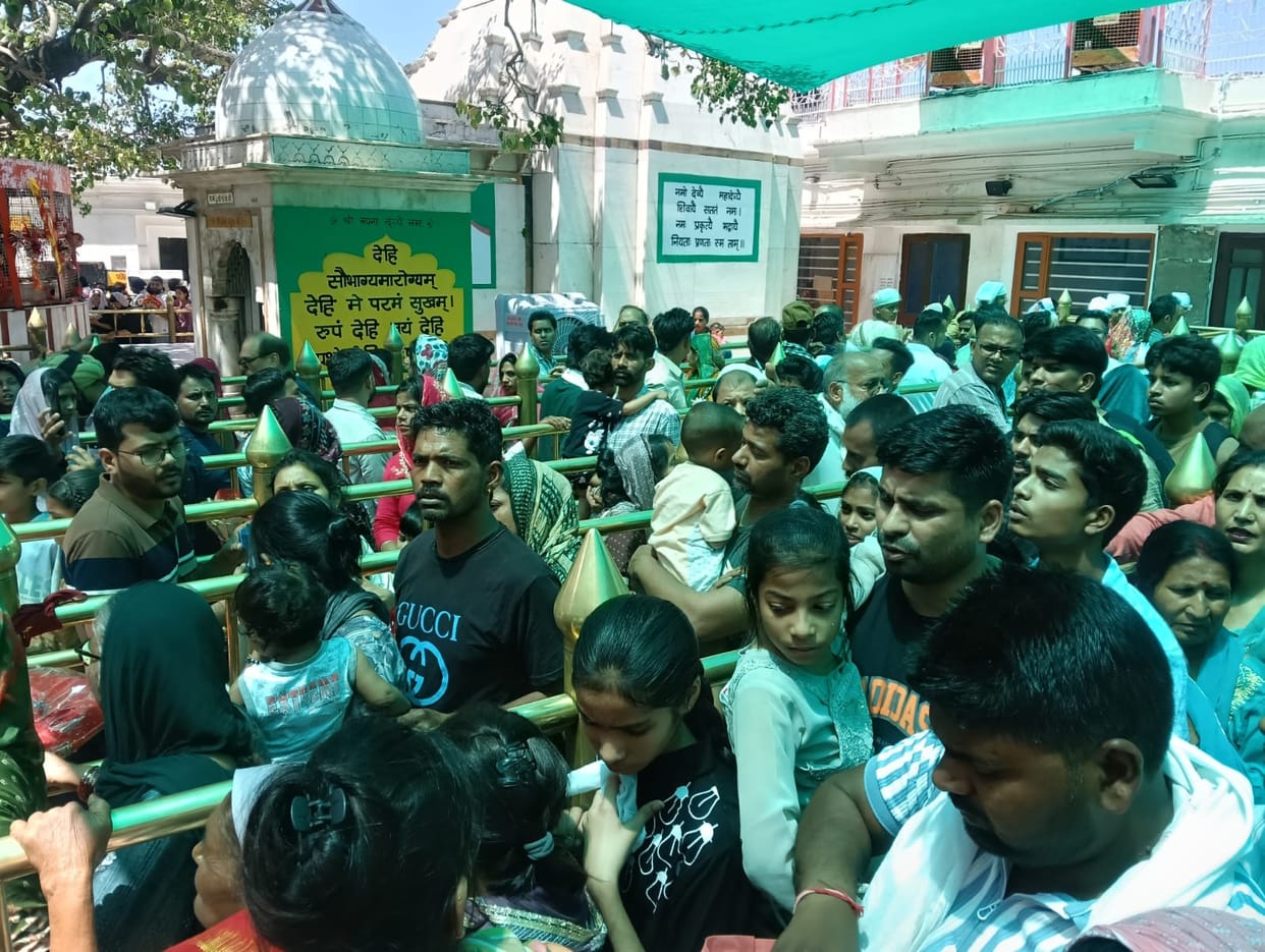 A wave of faith surged at Shri Naina Devi, 35 thousand people visited.