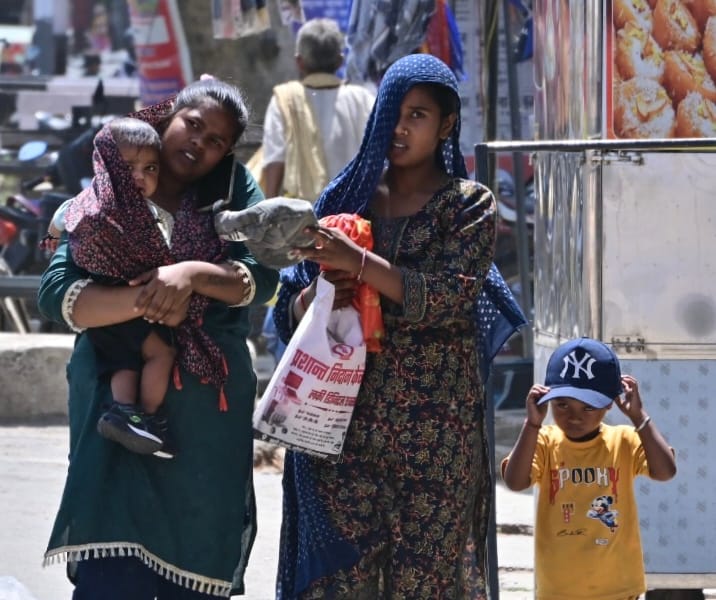 Siddharthnagar sweltered at 42.4 degrees, breaking a 10-year record in April.