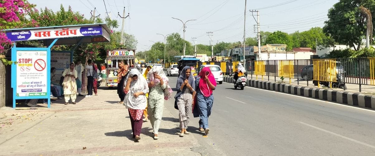 Scorching Sun Takes Its Toll; Temperature Reaches 42 Degrees Celsius