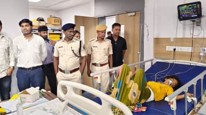 अस्पताल पहुंचकर मामले की छानबीन करती पुलिस