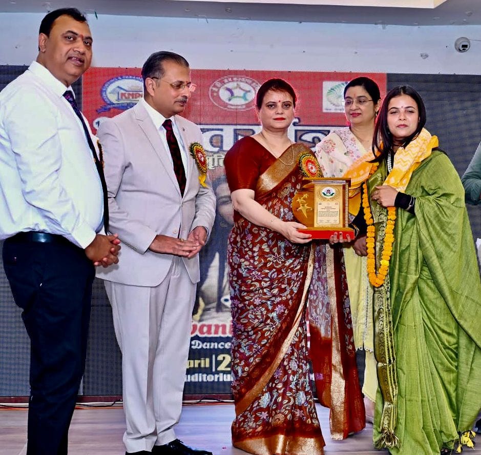 Shivani Mishra received the Antaryatra and Dr. A. Khan Memorial Award