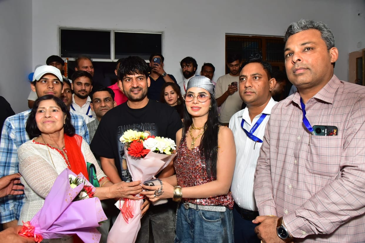 The audience danced to the songs of Haryanvi singer Ajay Hooda.