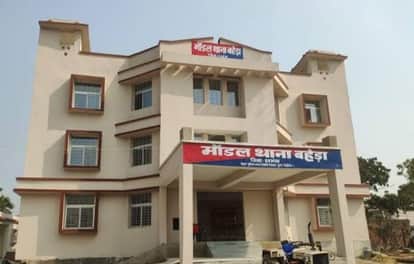 Girlfriend arrived wedding with Police Groom absconded police stopped second wedding Bihar