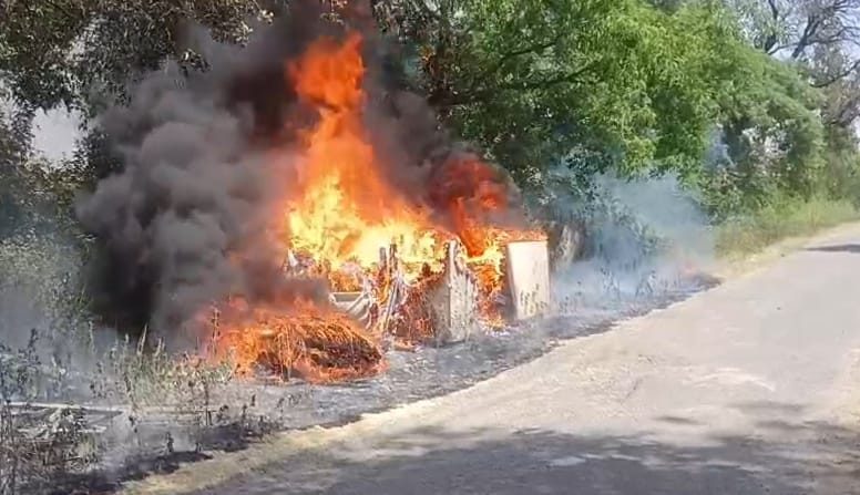 Fire in the store of an organization associated with Jal Nigam caused loss of lakhs of rupees.