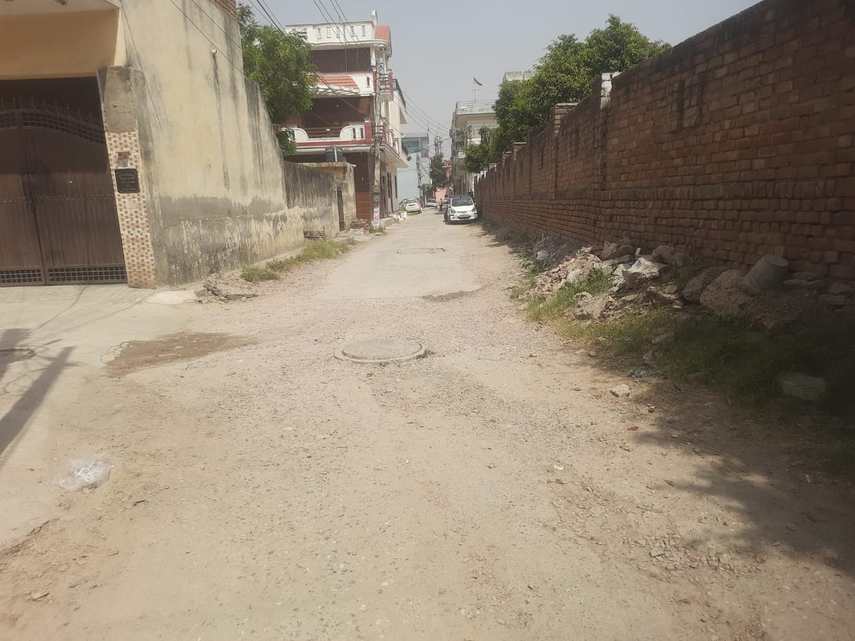 Ward No. 11: Road width reduced in Kabirpur, roads in Pancham Nagar in bad condition