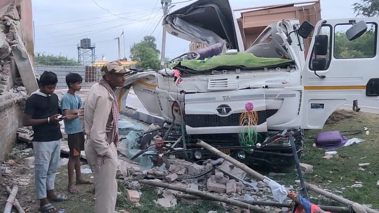 Bihar: बेकाबू ट्रक ने छात्र को कुचला, स्कूल में भी घुसा भारी वाहन; मधेपुरा में दो सड़क हादसों में दो की मौत