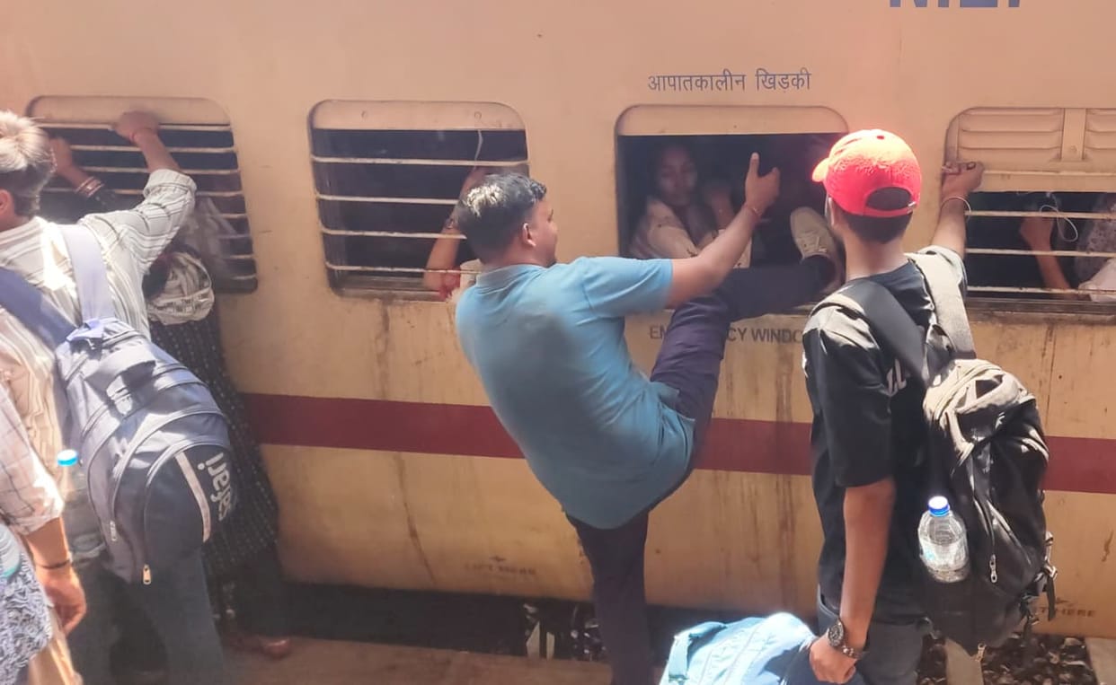 Police took 20 buses for recruit soldiers, Home Guard candidates struggled