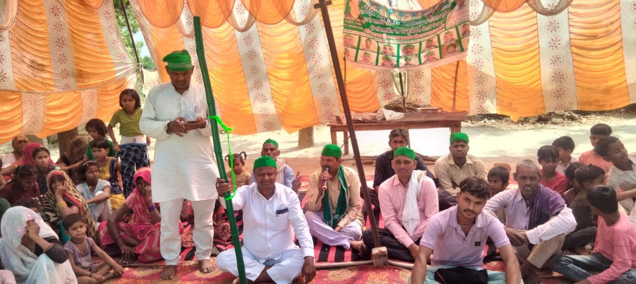 Farmers are adamant on increasing the compensation rate and demanding jobs.
