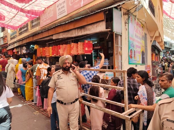 Faith overpowered the heat, 16,000 people paid obeisance at the shrine of Maa Chintpurni.