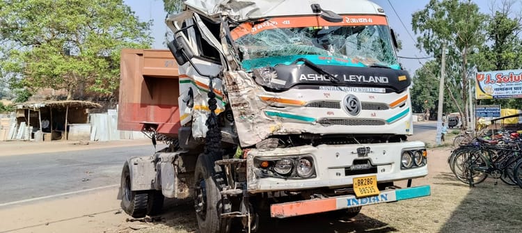 Bihar News: यात्रियों से भरी बस ट्रक से टकराई, एक की मौत, आधा दर्जन लोग घायल