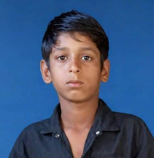 उसहैत क्षेत्र में बाइक के पेड़ से टकराने से मृत बालक प्रदीप