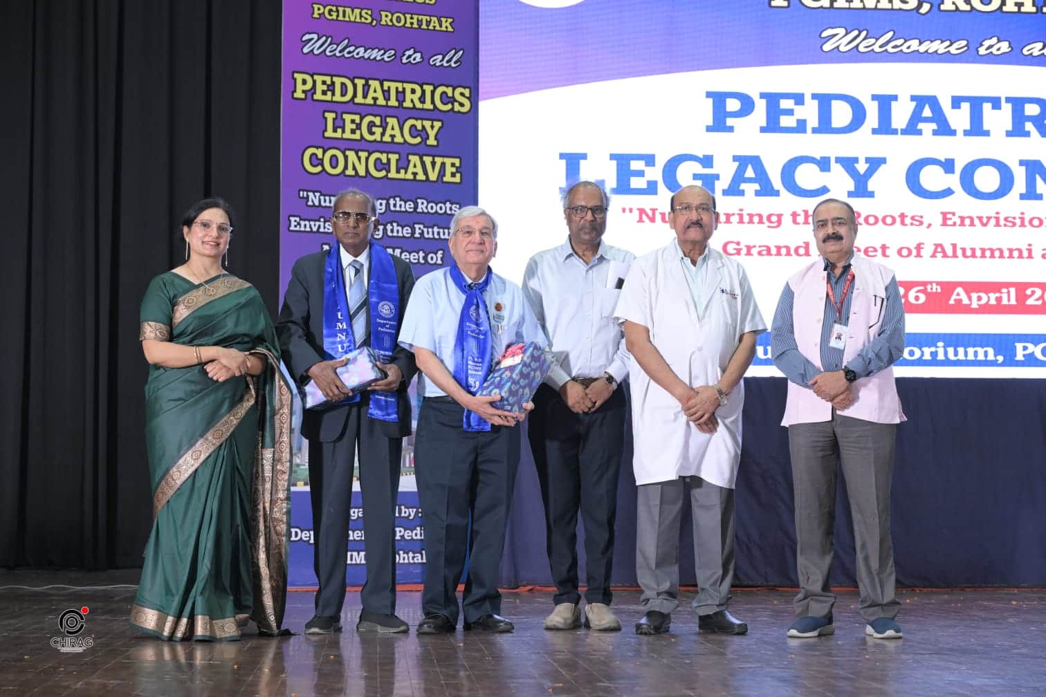 4-पीजीआई में हुई कॉन्क्लेव में उपस्थित कुलपति डॉ. एचके अग्रवाल, निदेशक डॉ. एसके सिंघल व अन्य।