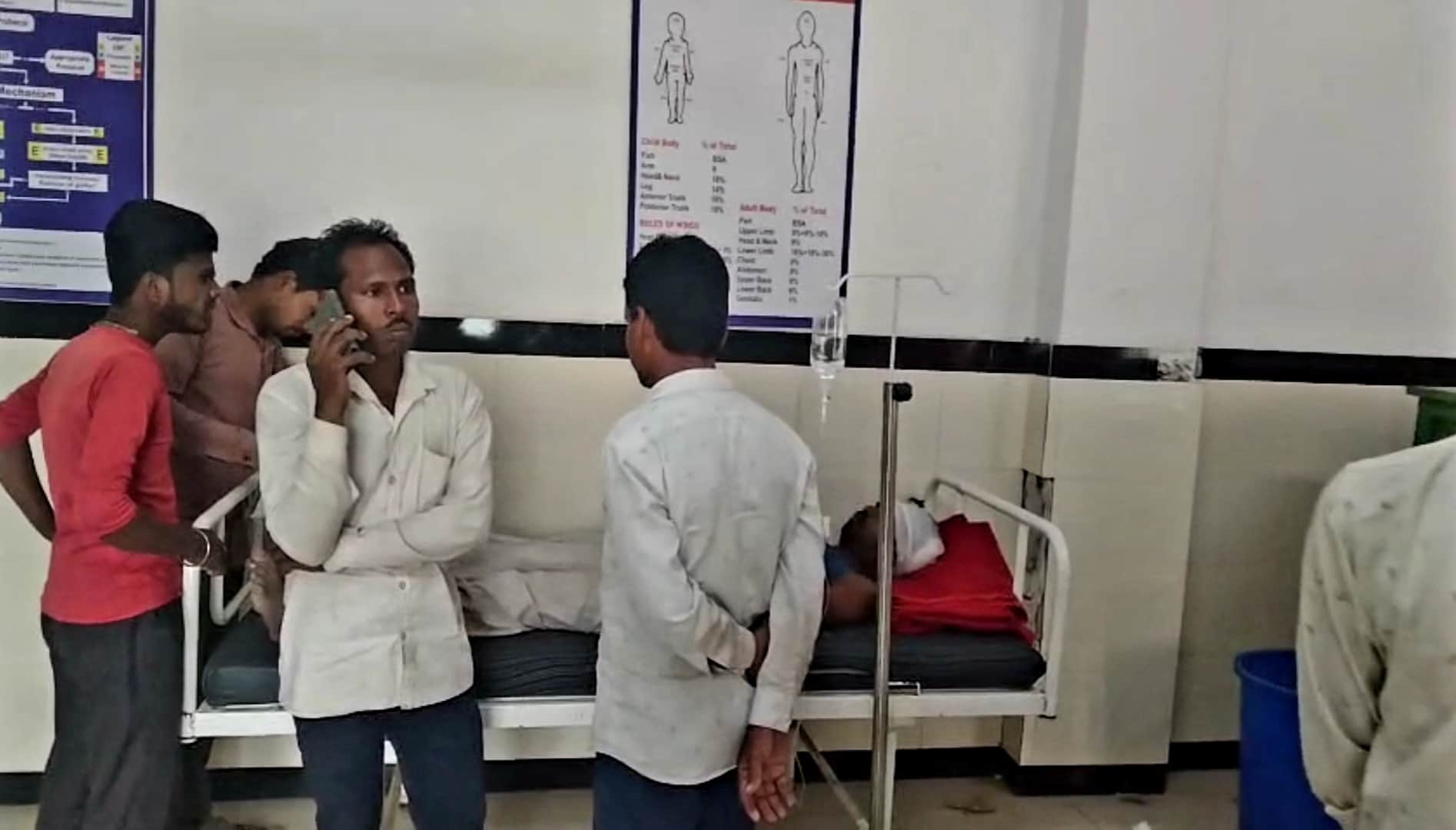 अस्पताल में भर्ती घायल