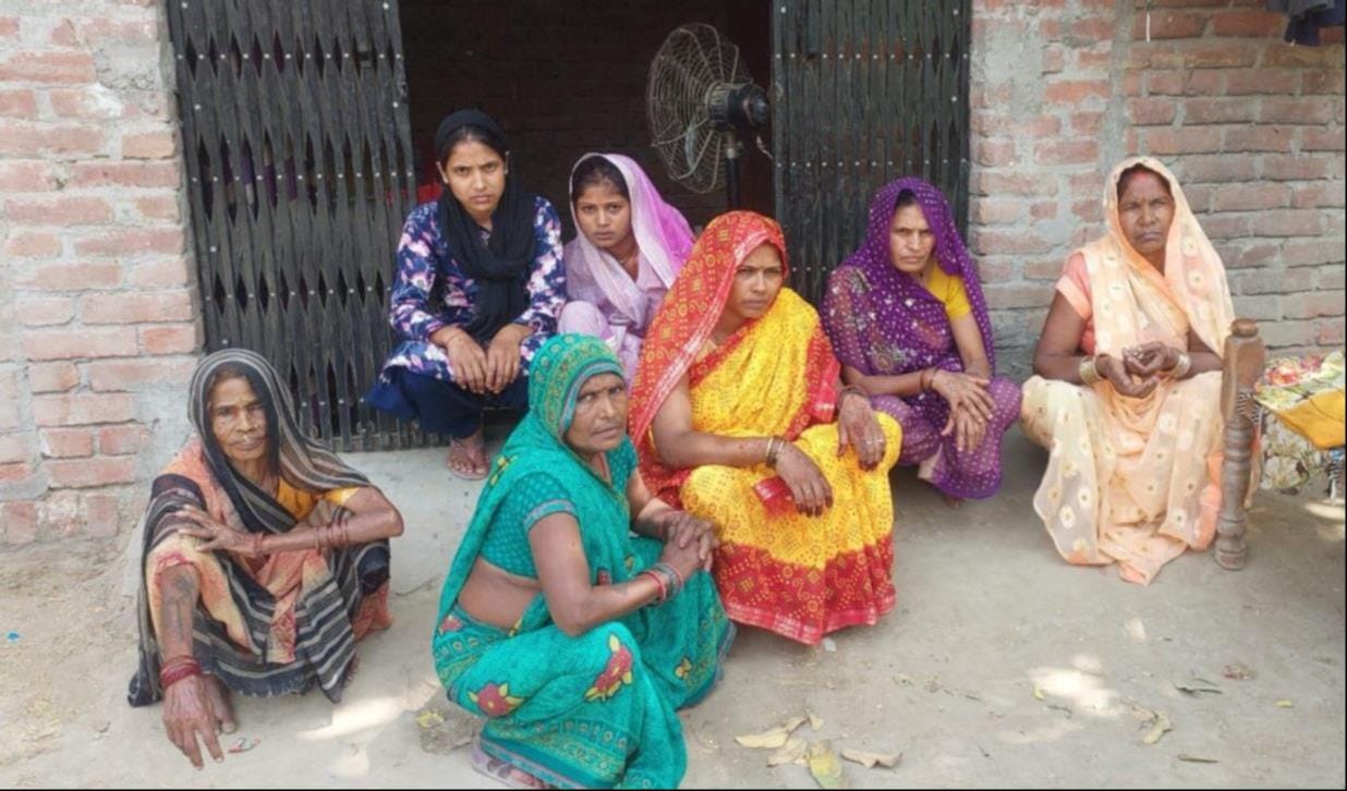 Family members are in grief due to the death of Rinku and Amit