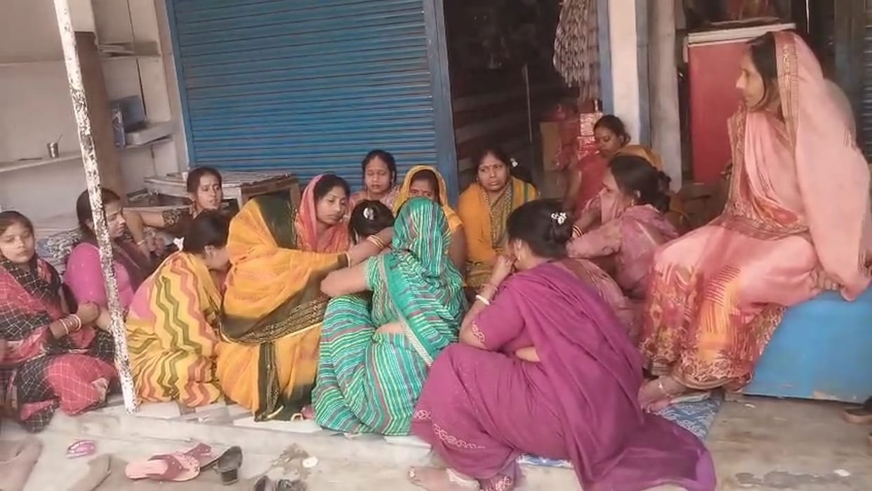 7-Year-Old Daughter Dies, Mother and Sister Injured After Speeding Tractor-Trolley Overturns