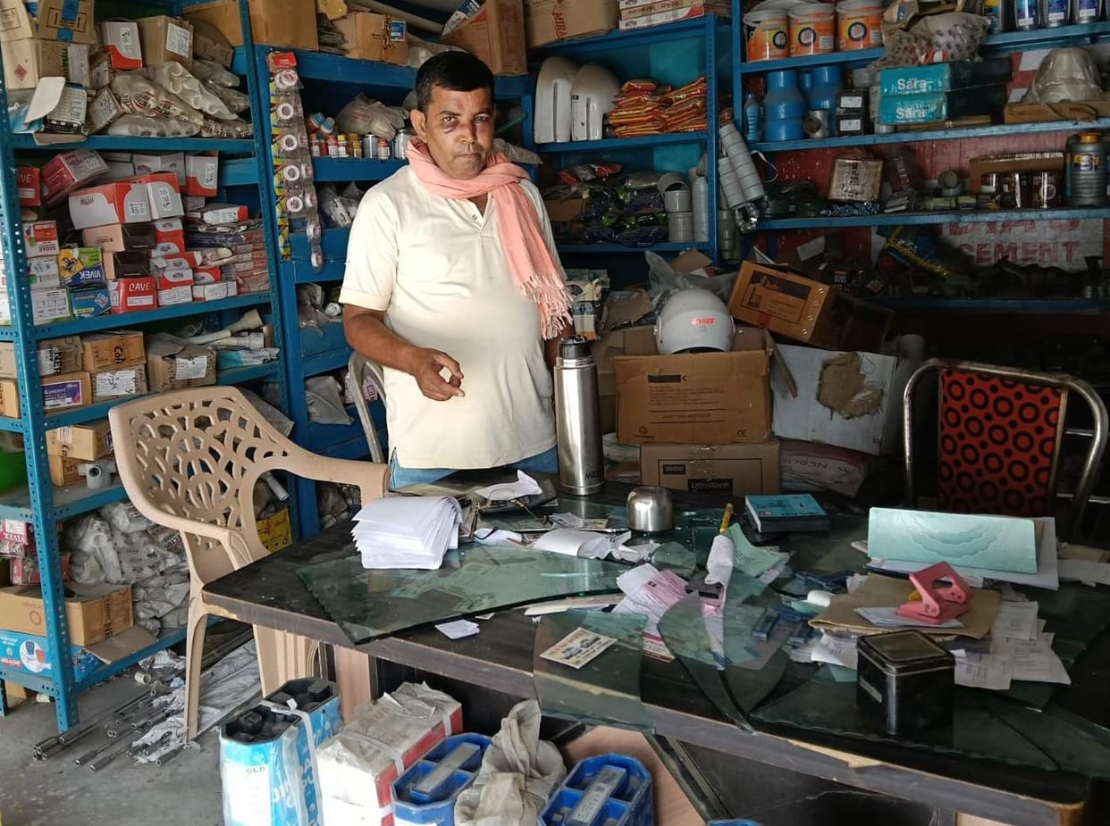 Some bullies entered the shop and beat the shopkeeper; first information report filed against two
