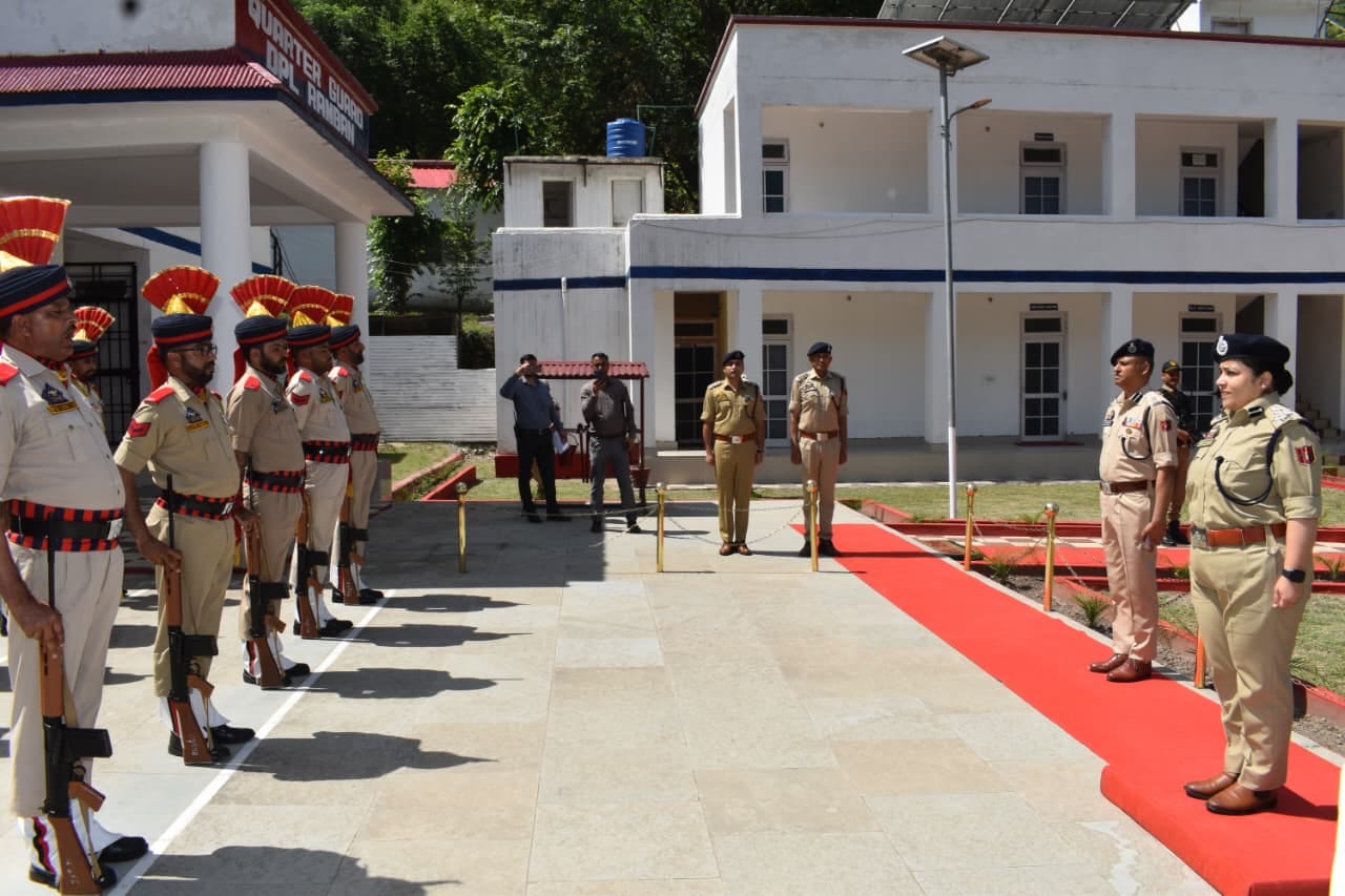डीआईजी डोडा किश्तवाड़ रामबन रंज ने रामबन में अपराध समीक्षा बैठक की अध्यक्षता की