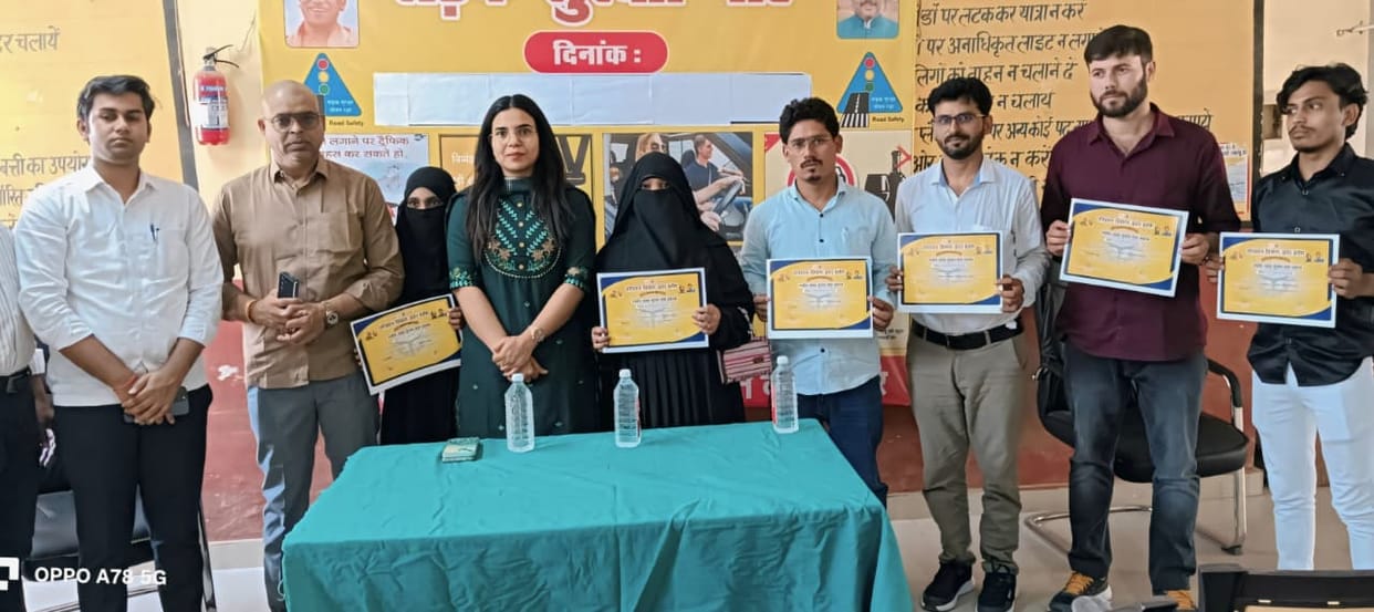 Those who made outstanding contributions to the campaign were honored with certificates.