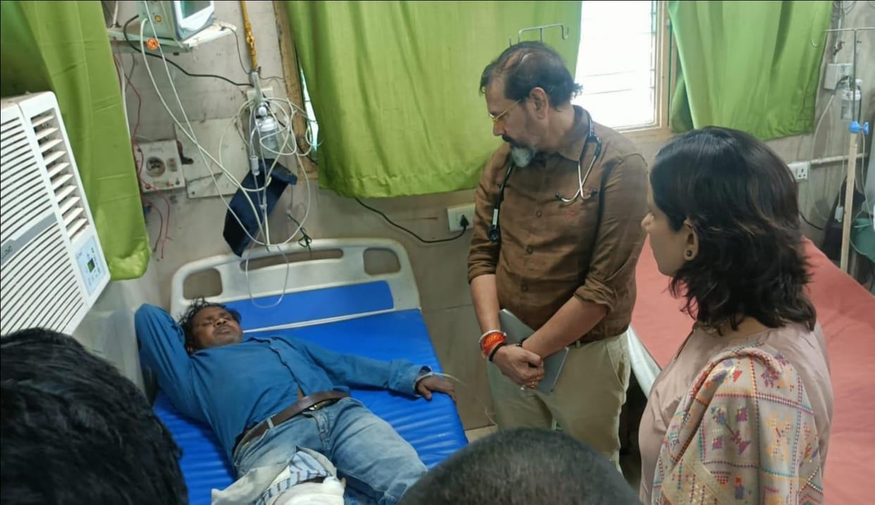 Four beds are short in the emergency, treatment is done on a stretcher