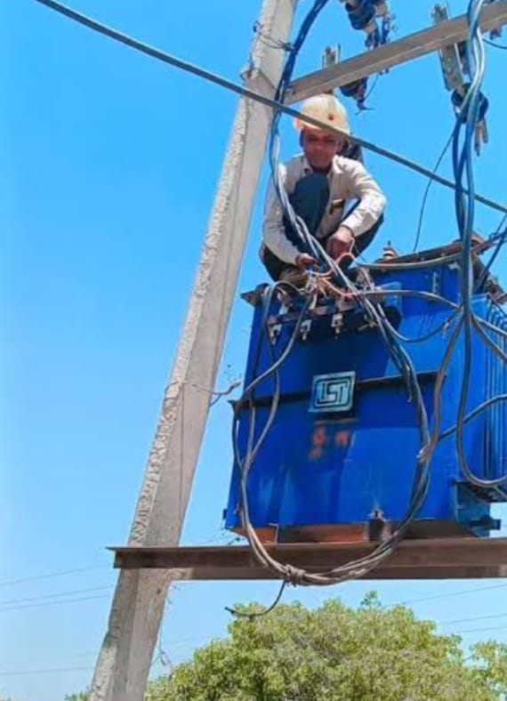 Power crisis deepens, with five to seven power cuts a day and night