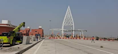 Ganga Expressway: फूड चेन से ढाबे, होटल और मोटेल तक, रेस्ट एरिया, ट्रॉमा सेंटर; एक्सप्रेस-वे पर ये खूबियां भी Ganga Expressway Country largest Greenfield From food chains to dhabas hotels and motels nine rest areas