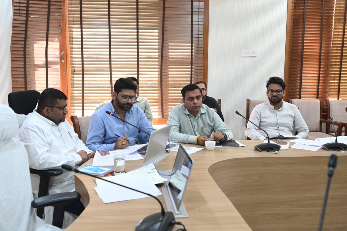 Orders to update data by resolving complaints received on the portal