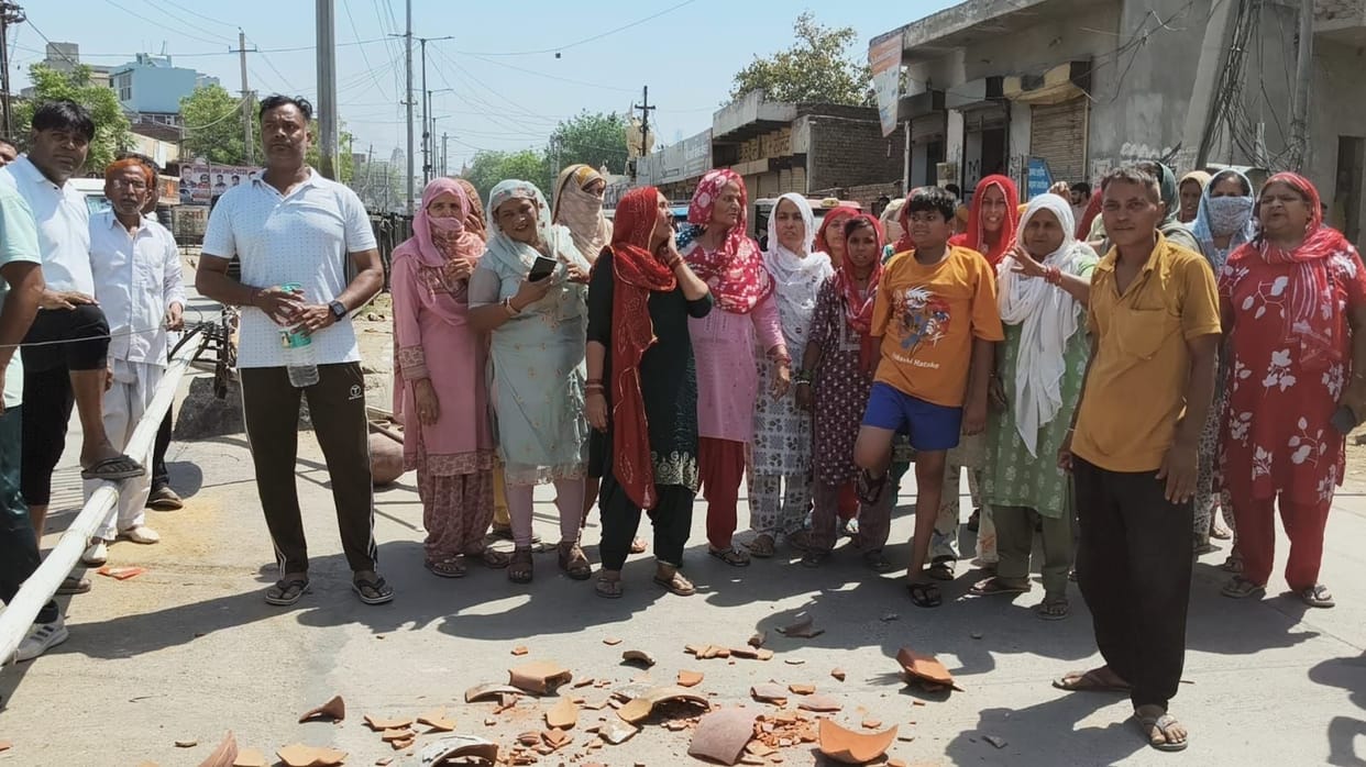 Drinking water crisis sparks anger, highway blocked for one and a half hours