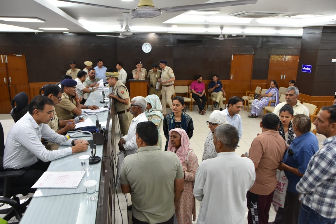 27 complaints were received at the resolution camp, and the complainants returned with assurances.
